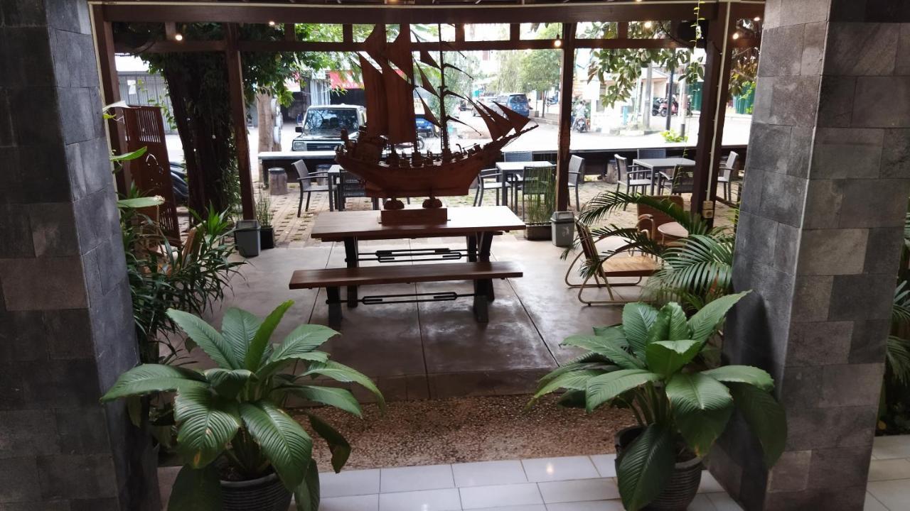 Nusantara Hotel Syariah Джепара Экстерьер фото