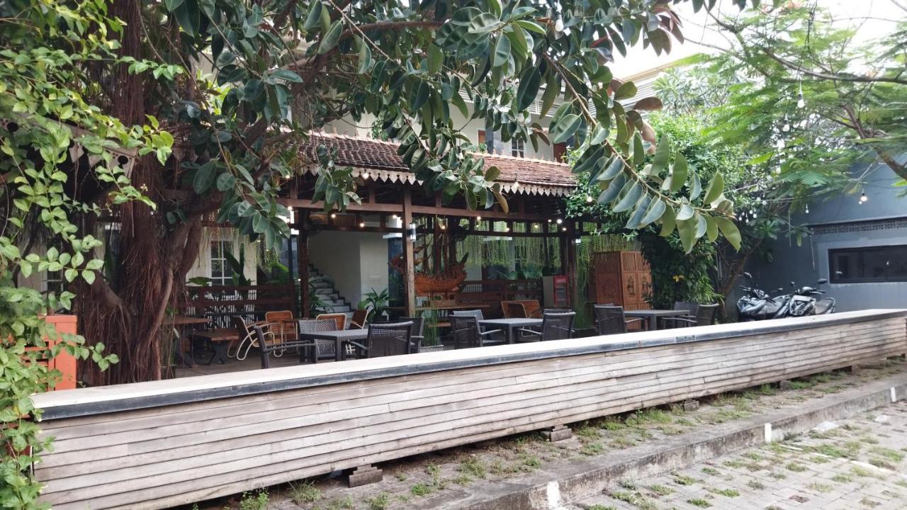 Nusantara Hotel Syariah Джепара Экстерьер фото